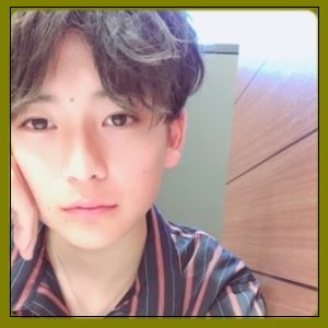 高橋文哉の前歯の歯並びが気になる ほくろや横顔画像まとめ 手が綺麗な画像も 芸能summary